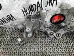 Кулак задний правый  Honda Accord