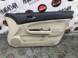 Обшивка двери передней правой (дверная карта)  Honda Accord