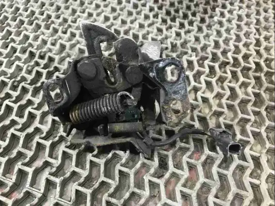 Фото запчасти Замок капота  Honda Civic
