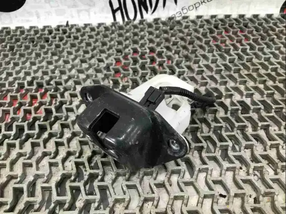 Фото запчасти Замок багажника  Honda Civic