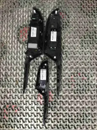 Фото запчасти Кнопка стеклоподъемника  Honda Civic