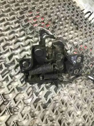 Фото запчасти Замок капота  Honda Civic