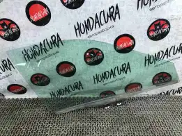 Стекло двери передней правой  Honda Accord