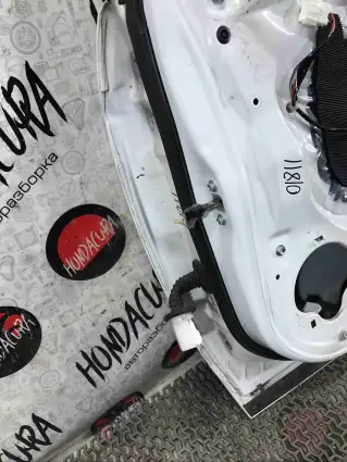 Фото запчасти Дверь передняя правая  Honda CR-V