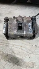 Суппорт передний правый  Honda Stream