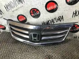 Решетка радиатора  Honda Accord