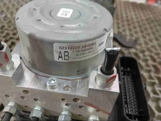 Фото запчасти Блок ABS  Honda Civic