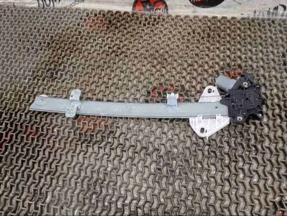 Фото запчасти Стеклоподъемник передний левый CM093800 Honda Civic