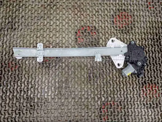Фото запчасти Стеклоподъемник передний правый CM093790 Honda Civic