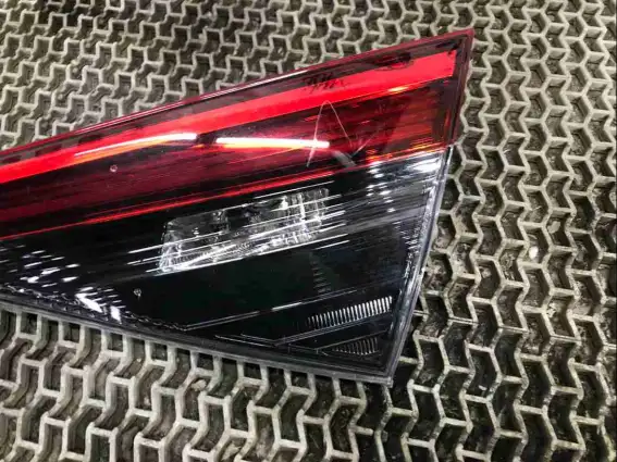 Фото запчасти Фонарь крышки багажника правый  Honda Civic