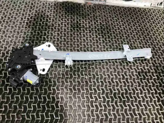 Фото запчасти Стеклоподъемник передний левый CM093800 Honda Civic