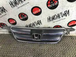 Решетка радиатора  Honda CR-V