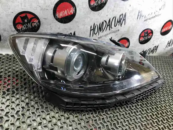 Фото запчасти Фара правая  Honda Legend