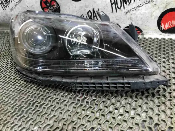 Фото запчасти Фара правая  Honda Legend