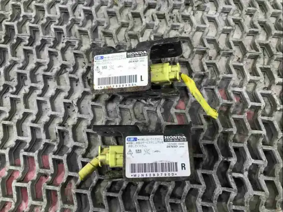 Фото запчасти Датчик удара 77940-S6A-N910 Honda Civic