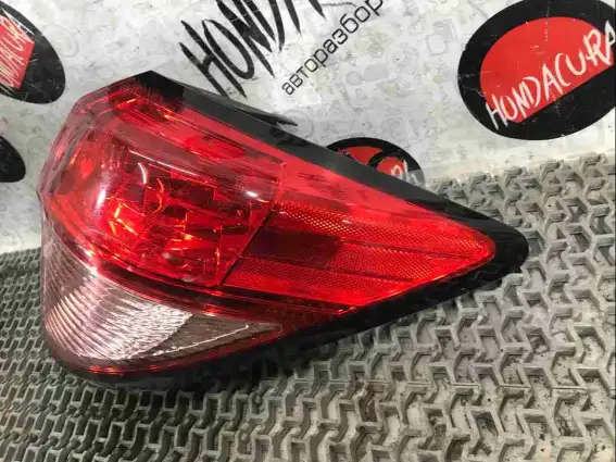 Фото запчасти Фонарь задний правый  Honda HR-V