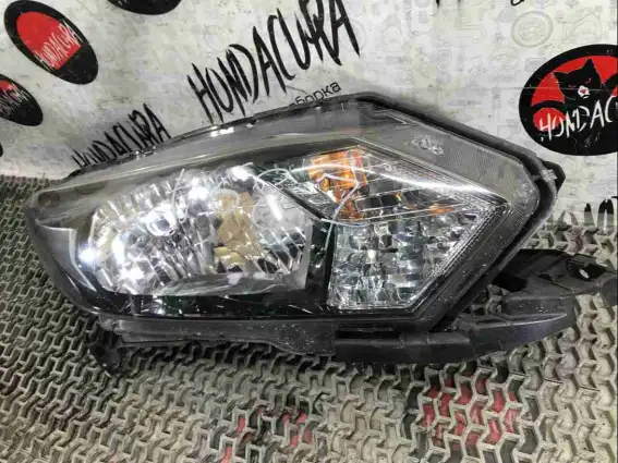Фото запчасти Фара правая  Honda HR-V
