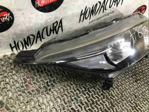 Фото запчасти Фара правая  Honda HR-V