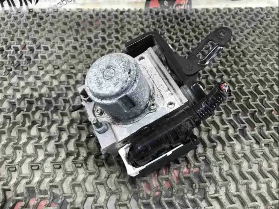 Фото запчасти Блок ABS  Honda HR-V