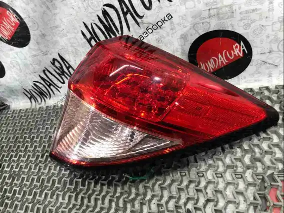 Фото запчасти Фонарь задний правый  Honda HR-V