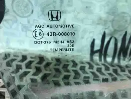 Стекло двери передней правой  Honda HR-V