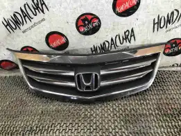 Решетка радиатора  Honda Accord