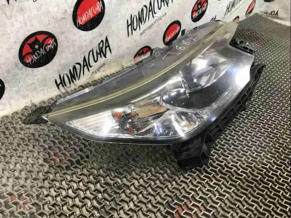 Фото запчасти Фара правая  Honda CR-V