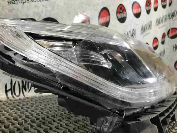 Фото запчасти Фара правая  Honda CR-V