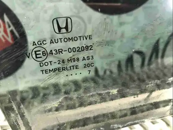 Фото запчасти Стекло двери задней правой  Honda CR-V