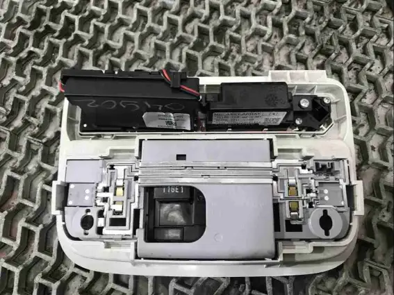 Фото запчасти Фонарь салона (плафон)  Honda CR-V