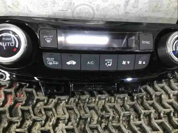 Фото запчасти Блок управления печки/климат-контроля  Honda CR-V
