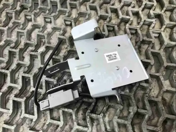 Фото запчасти Усилитель антенны 39835-T0A-A010 Honda CR-V