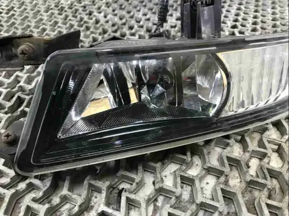 Фото запчасти Фара противотуманная правая  Honda CR-V