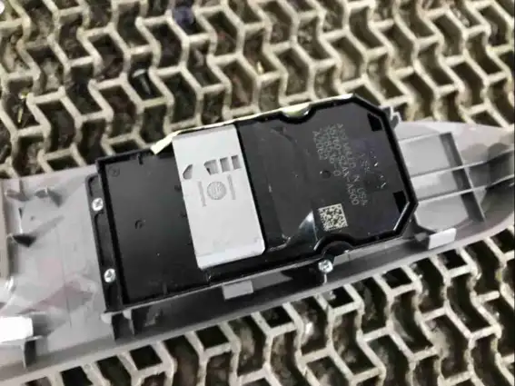 Фото запчасти Кнопка стеклоподъемника 35760-SZAX-A500 Honda Pilot