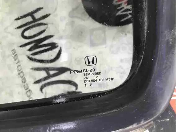 Фото запчасти Стекло двери задней левой  Honda Pilot