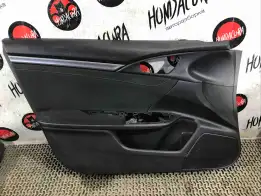 Обшивка двери передней левой (дверная карта)  Honda Civic
