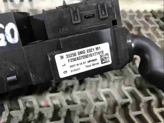 Фото запчасти Переключатель подрулевой (стрекоза) 35250-SMG-E021 Honda Civic