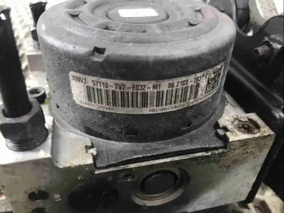Фото запчасти Блок ABS 57110-TV2-E032 Honda Civic