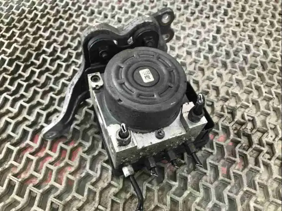 Фото запчасти Блок ABS 57110-TV2-E032 Honda Civic