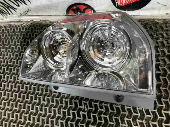 Фото запчасти Фонарь задний правый  Honda Pilot