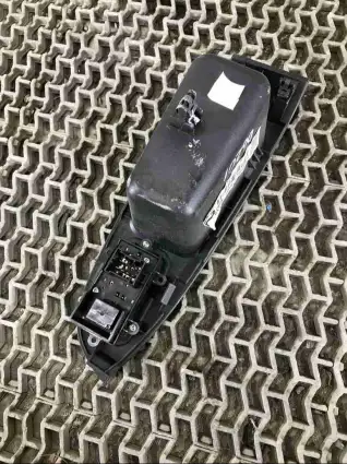 Фото запчасти Кнопка стеклоподъемника  Honda Pilot