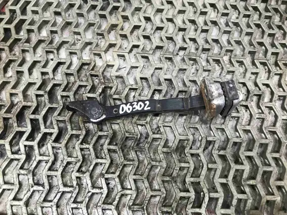 Фото запчасти Ограничитель открывания двери  Honda Civic