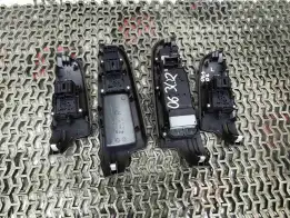 Кнопка стеклоподъемника заднего правого  Honda Civic