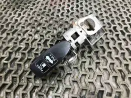 Кнопка открытия лючка топливного бака  Honda Civic