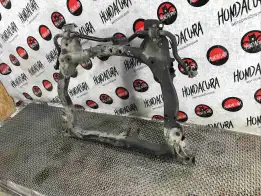 Балка подвески передняя (подрамник)  Honda Civic