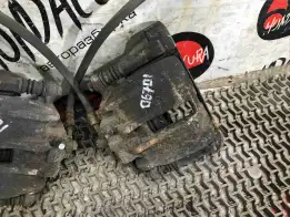 Суппорт передний правый  Honda Civic