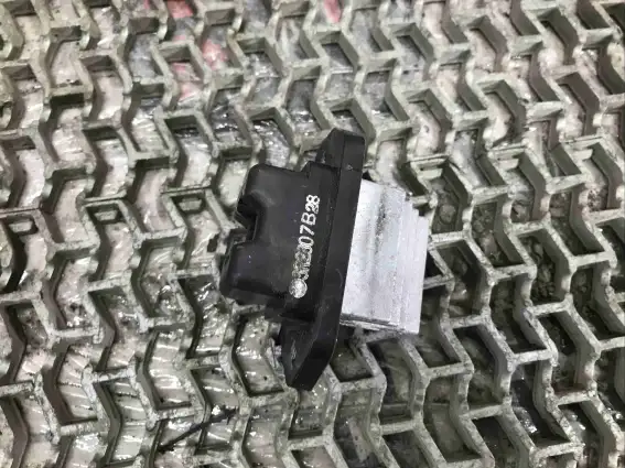 Фото запчасти Сопротивление печки  Honda Civic