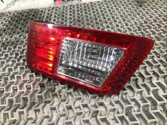 Фото запчасти Фонарь крышки багажника правый  Acura TSX