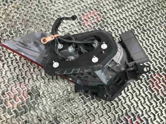 Фото запчасти Фонарь задний правый  Acura TSX