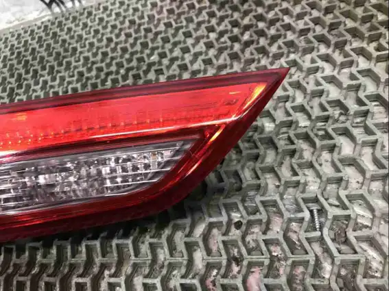 Фото запчасти Фонарь крышки багажника правый  Acura RDX